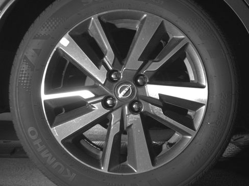 Used 2025 Nissan Versa SV FWD image 15