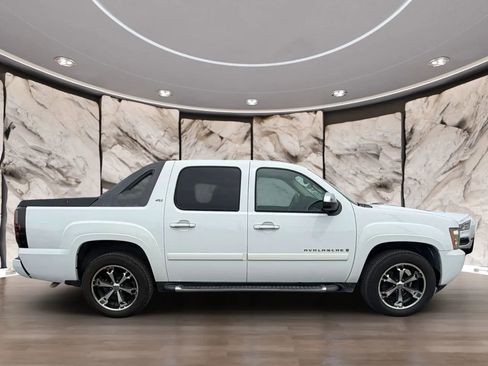 Used 2007 Chevrolet Avalanche LT w/ LT Preferred Equipment Group image 4