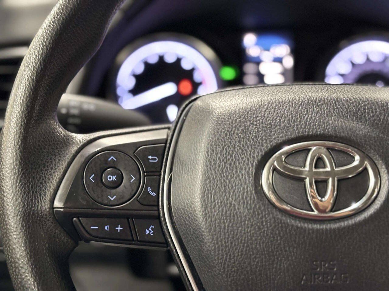 Used 2019 Toyota Camry LE w/ Convenience Package FWD image 32