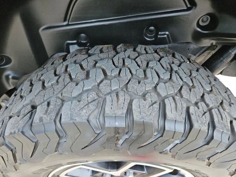 Used 2025 Jeep Wrangler Unlimited Rubicon AWD/4WD image 25
