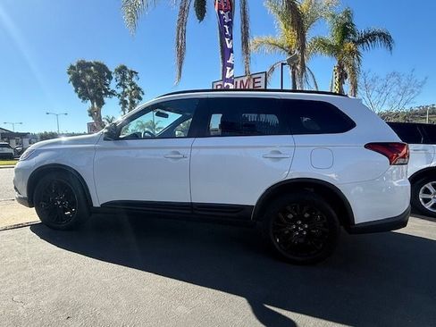 Used 2019 Mitsubishi Outlander SE image 4