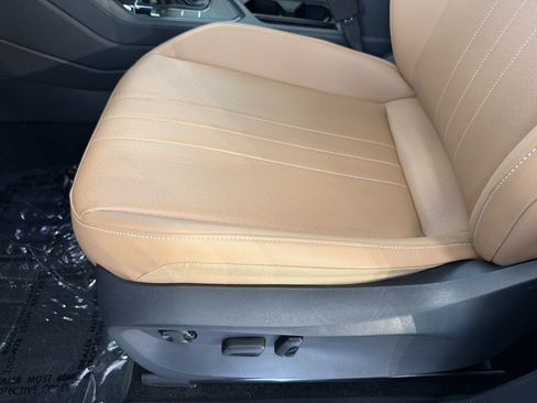 Used 2024 Volkswagen Tiguan SE R-Line FWD image 15