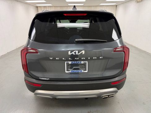 Used 2022 Kia Telluride S FWD image 4