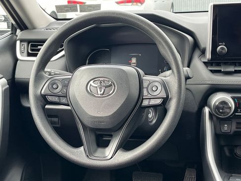 Used 2025 Toyota RAV4 LE image 27