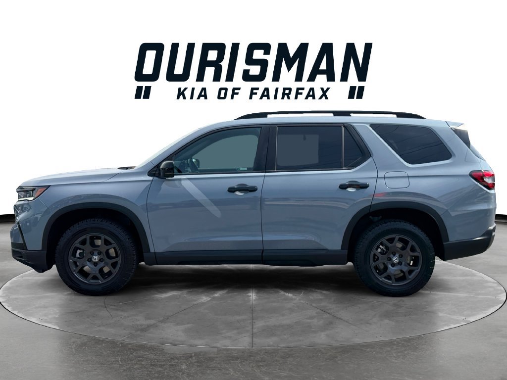 Used 2025 Honda Pilot TrailSport image 3