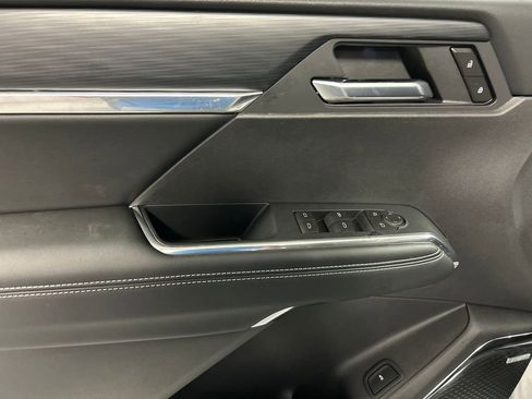 Used 2025 GMC Acadia Elevation image 14