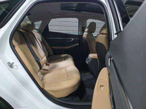 Used 2025 Hyundai Sonata Limited FWD image 17