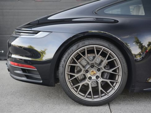 Used 2021 Porsche 911 Carrera RWD image 32