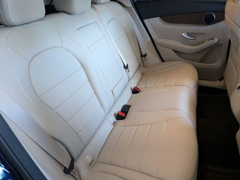 Used 2021 Mercedes-Benz GLC 300 4MATIC image 29