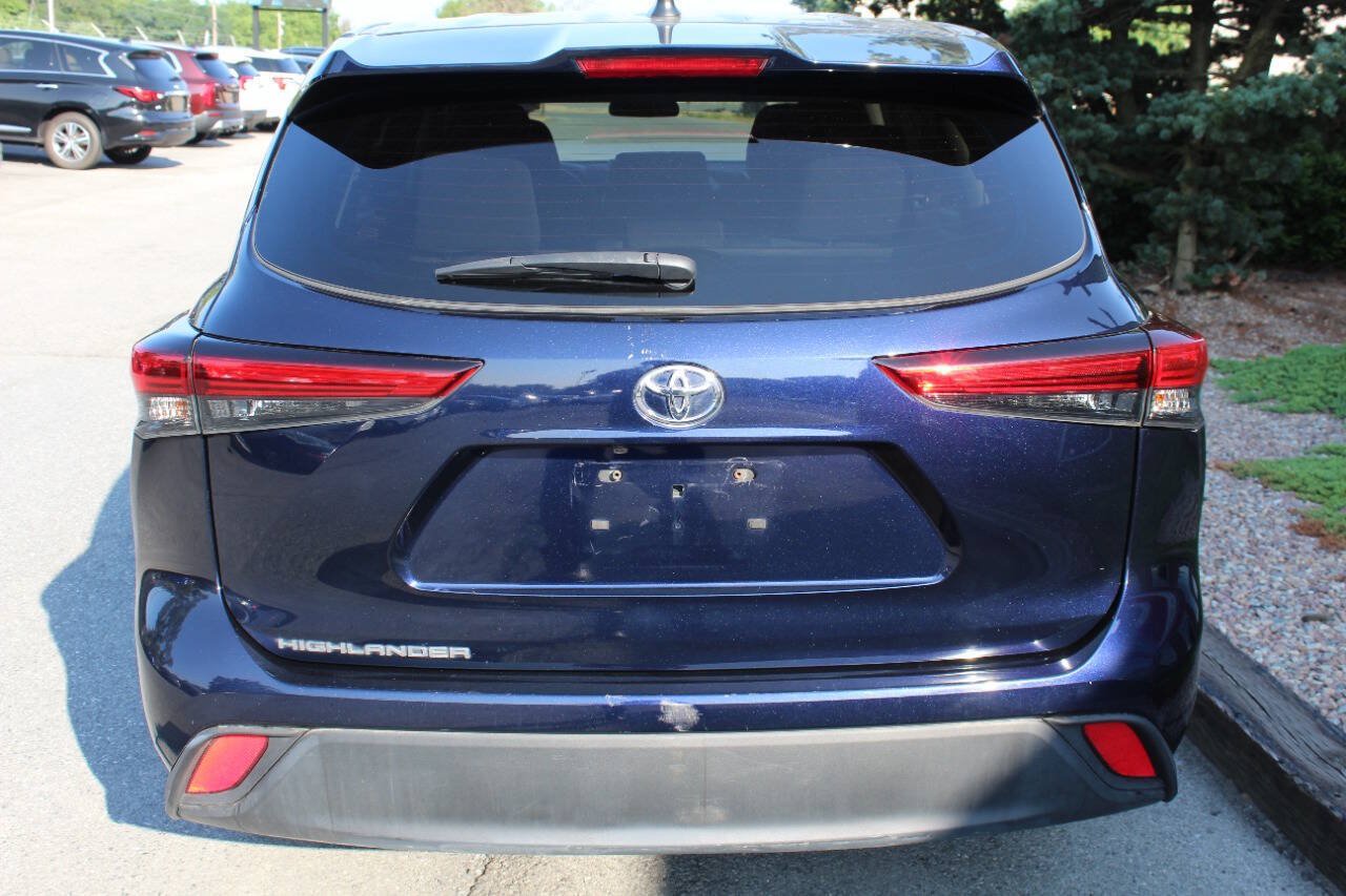 Used 2023 Toyota Highlander L FWD image 7