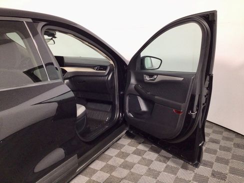 Used 2020 Ford Escape SE Sport image 32