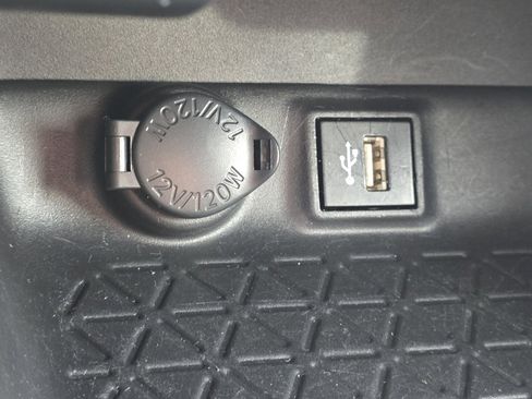 Used 2024 Toyota RAV4 XLE image 20