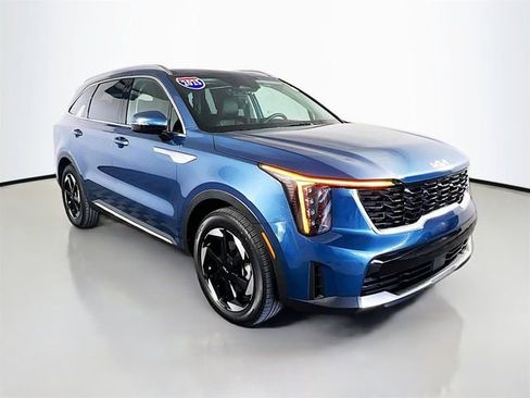 Used 2025 Kia Sorento EX AWD/4WD image 2