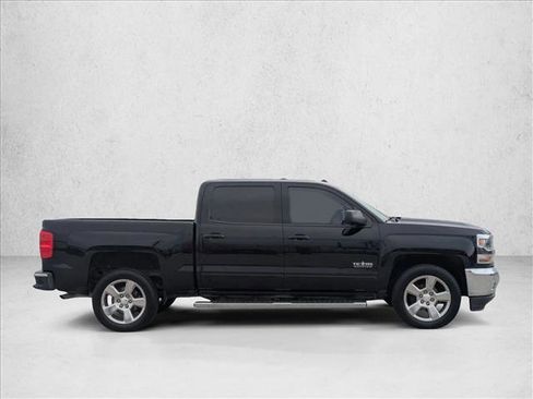 Used 2018 Chevrolet Silverado 1500 LT w/ Texas Edition image 4
