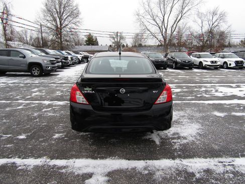 Used 2019 Nissan Versa SV image 6