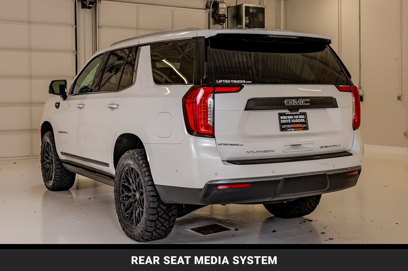 Used 2024 GMC Yukon Denali Ultimate AWD/4WD image 7