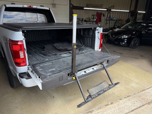 Certified 2022 Ford F150 XLT w/ Equipment Group 302A High image 32