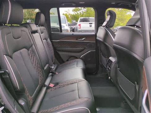 New 2025 Jeep Grand Cherokee Summit w/ Obsidian Package image 22