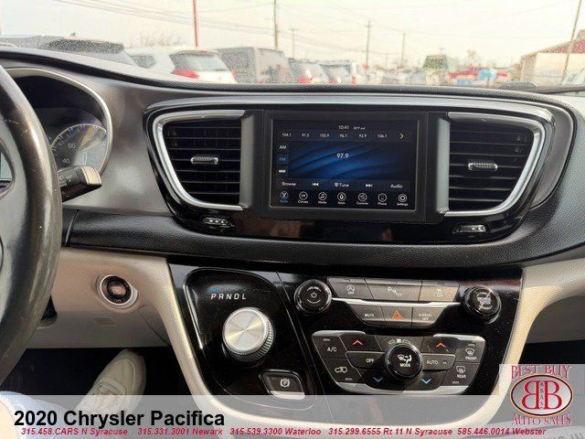 Used 2020 Chrysler Pacifica Touring-L w/ Tire & Wheel Group FWD image 18