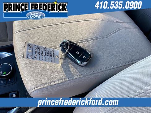 Used 2022 Chevrolet Traverse LS image 10