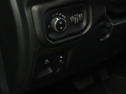 Used 2025 RAM 1500 Laramie w/ Sport Appearance Package AWD/4WD image 8