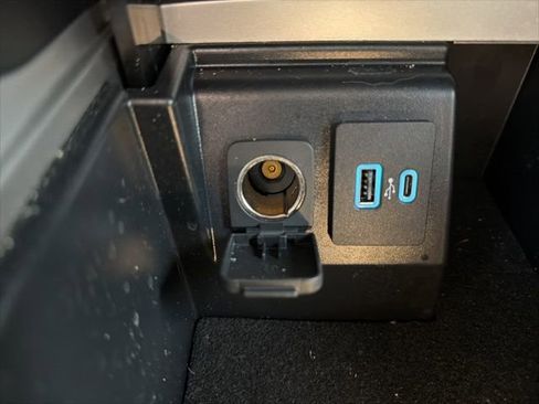 Used 2022 Ford Explorer XLT w/ Equipment Group 202A image 40