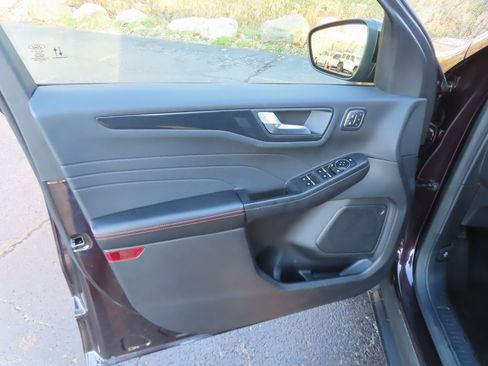 Used 2023 Ford Escape ST-Line Elite image 31