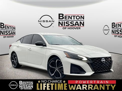 Used 2023 Nissan Altima 2.5 SR image 1