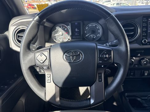 Used 2020 Toyota Tacoma TRD Off-Road AWD/4WD image 16