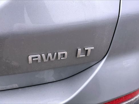 Used 2023 Chevrolet Equinox LT image 10