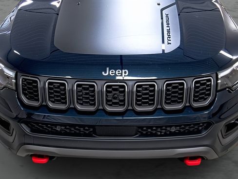 Used 2024 Jeep Compass Trailhawk w/ Trailhawk Elite Group image 16