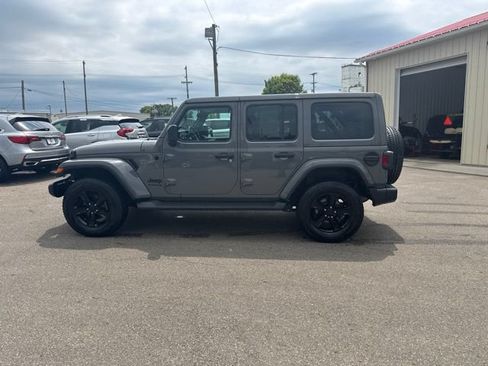 Used 2021 Jeep Wrangler Unlimited Sahara AWD/4WD image 6