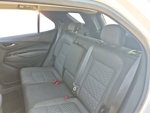 Used 2020 Chevrolet Equinox LT image 27