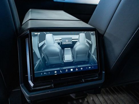 Used 2024 Tesla Cybertruck AWD Crew Cab image 47