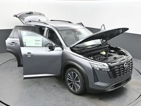 New 2026 Nissan Pathfinder Platinum FWD image 40