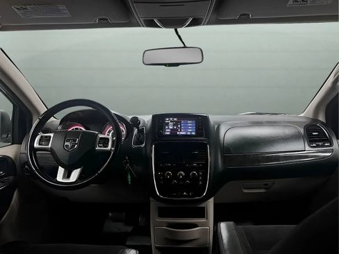 Used 2017 Dodge Grand Caravan SXT w/ Quick Order Package 29G SXT FWD image 23