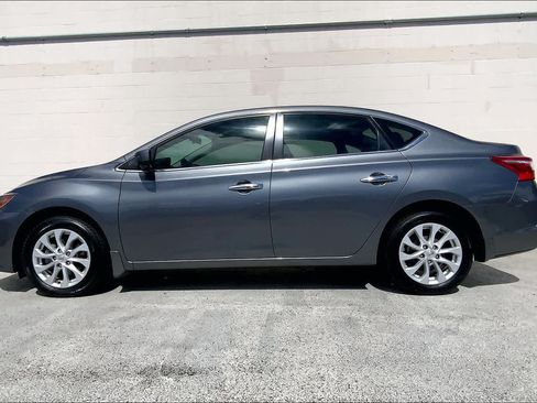 Used 2018 Nissan Sentra SV FWD image 3