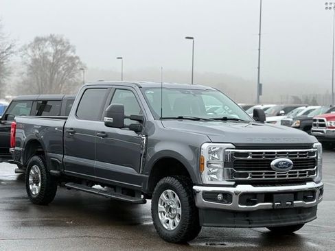 Used 2024 Ford F250 XLT image 32