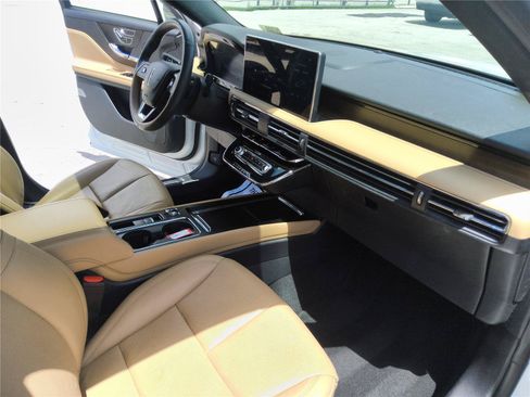 Used 2023 Lincoln Corsair Reserve w/ Equipment Group 201A FWD image 26