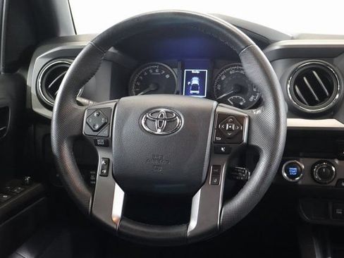 Certified 2023 Toyota Tacoma TRD Off-Road AWD/4WD image 17