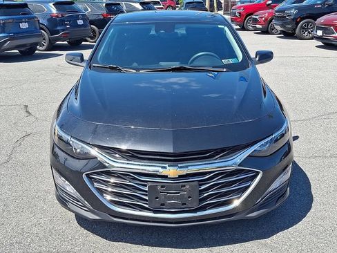 Certified 2025 Chevrolet Malibu LT FWD image 2