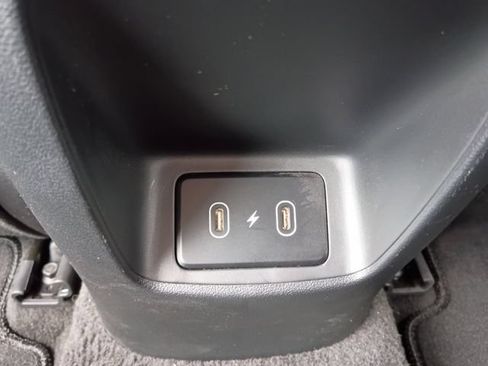 Used 2025 Hyundai Elantra Limited FWD image 11