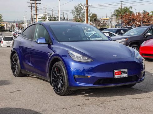 Used 2021 Tesla Model Y 2WD image 3