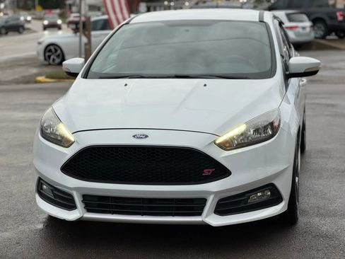 Used 2017 Ford Focus ST image 2