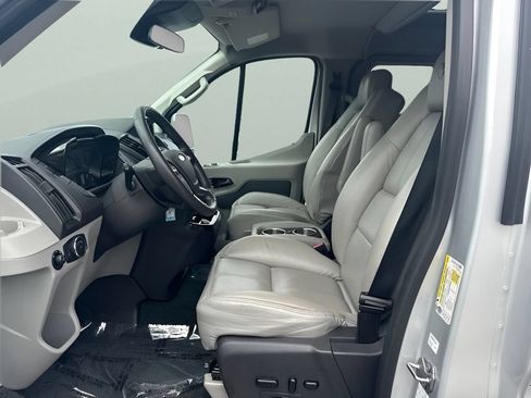 Used 2019 Ford Transit 150 130 Low Roof w/ Exterior Upgrade Package RWD image 5