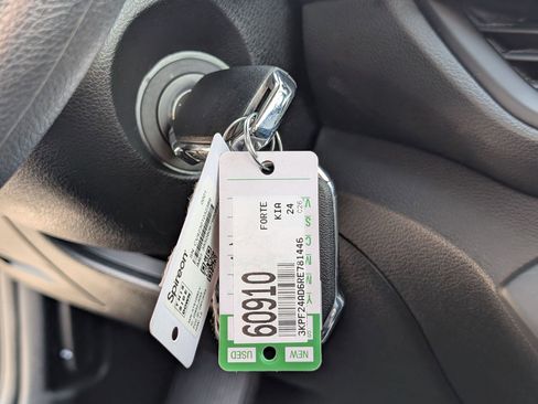Certified 2024 Kia Forte LXS w/ LXS Technology Package image 17