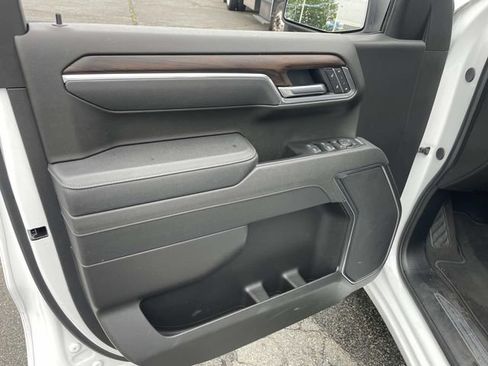 Used 2025 GMC Sierra 1500 SLT AWD/4WD image 18