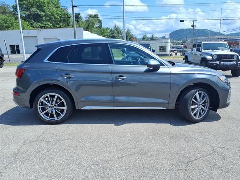Used 2023 Audi SQ5 Premium w/ Convenience Package AWD/4WD image 3