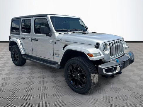 Used 2022 Jeep Wrangler Unlimited Sahara AWD/4WD image 4