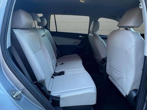 Used 2020 Volkswagen Tiguan SE image 13